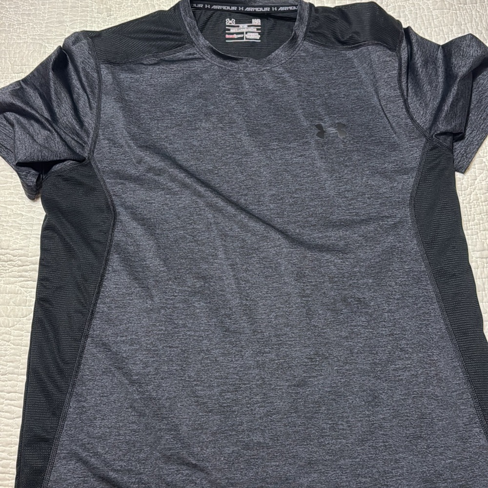 Under Armour Men's Charcoal and Black Tee